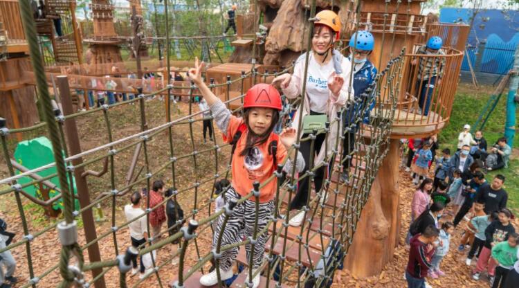 奇趣童年親子樂園